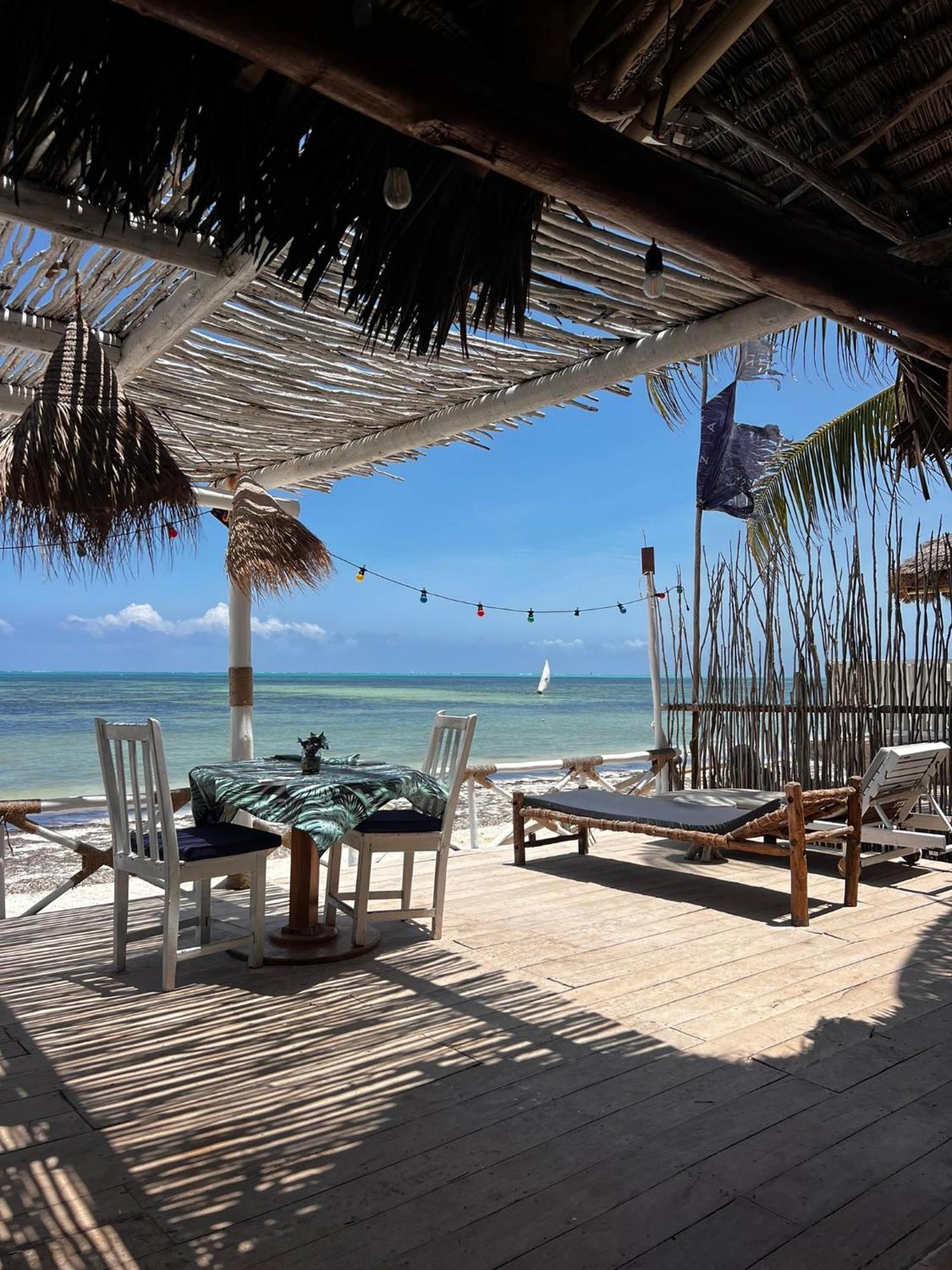 Hotel Pili Pili House 3*